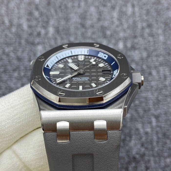 AP Royal Oak Offshore Diver 42MM Gary Dial Men's Watch 15720 - Image 5