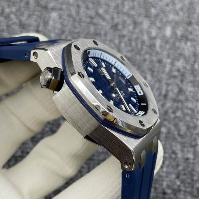 Audemars Piguet Royal Oak Offshore Diver 42MM Blue Dial Mens Watch 15720 - Image 6