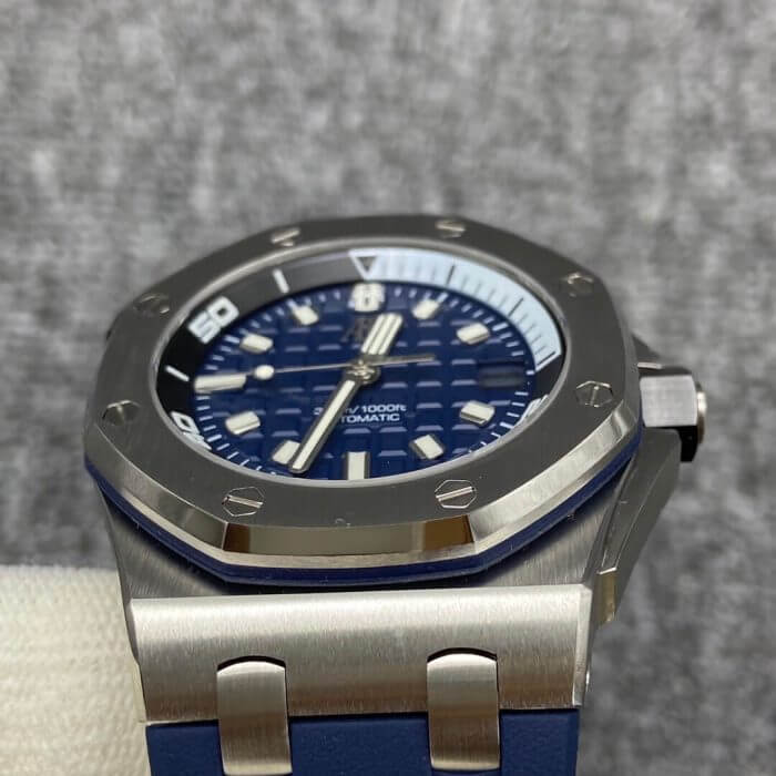 Audemars Piguet Royal Oak Offshore Diver 42MM Blue Dial Mens Watch 15720 - Image 8