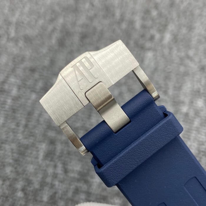 Audemars Piguet Royal Oak Offshore Diver 42MM Blue Dial Mens Watch 15720 - Image 4