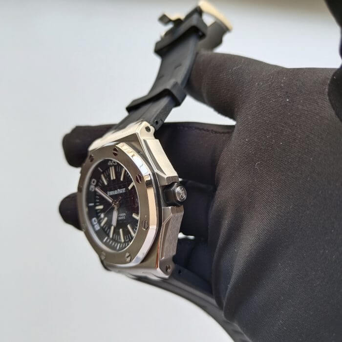 Audemars Piguet Royal Oak Offshore Black Dial 42MM Men's Watch DIVER 15703 - Image 9