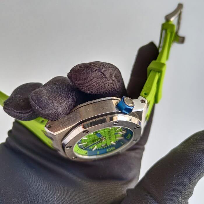 AP Royal Oak Offshore Green Dial 42mm Diver Chronograph Watch 15710ST.OO.A038CA.01 - Image 3