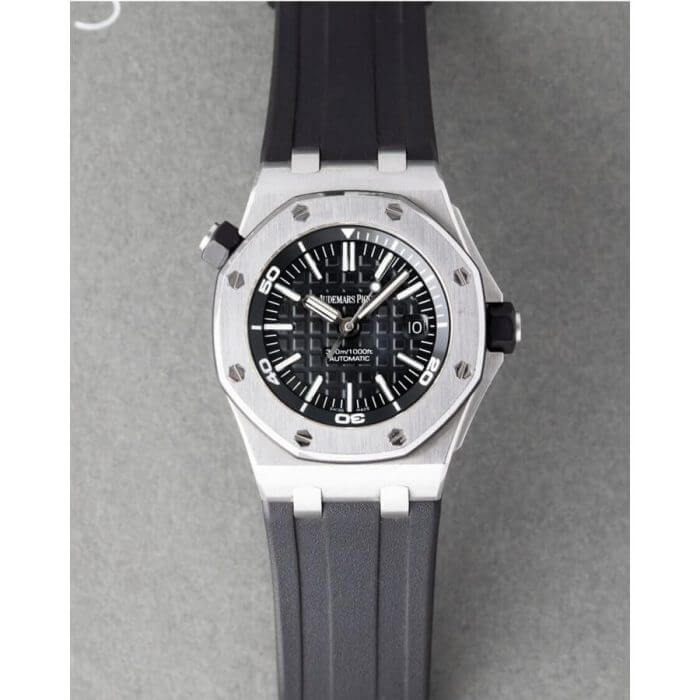 Audemars Piguet Royal Oak Offshore Black Dial 42MM Men's Watch DIVER 15703 - Image 4