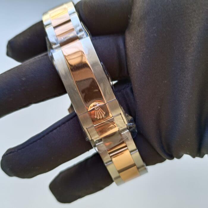 Rolex GMT-Master II Root Beer Rose Gold/Steel Black 40MM Dial Black/Brown Ceramic Bezel 126711CHNR - Image 8