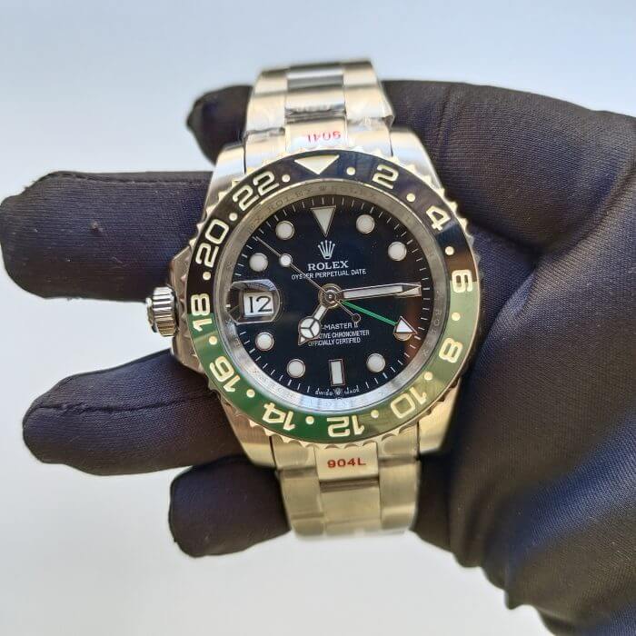Rolex GMT Master II Replica Watch with Green and Black Bezel - Image 2