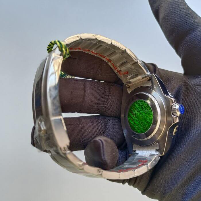 Rolex GMT Master II Replica Watch with Green and Black Bezel - Image 5