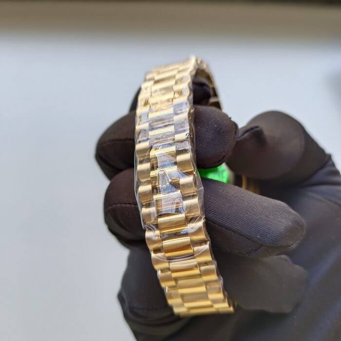 Rolex President Bracelet Day-Date 41MM Black Roman Dial Fluted Bezel Yellow Gold Watch 228238 - Image 10