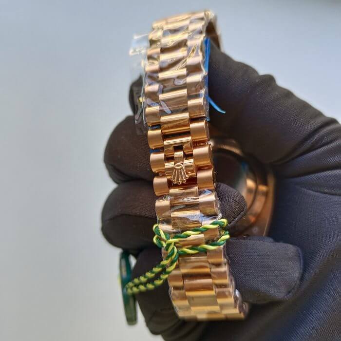 Rolex Day-Date 41mm Rose Gold Replica at an Unbeatable Price - Image 5