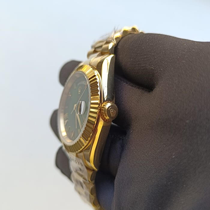 Rolex DayDate Gold Green Roman Dial 41MM President Fluted Bezel Men's Watch - Image 4