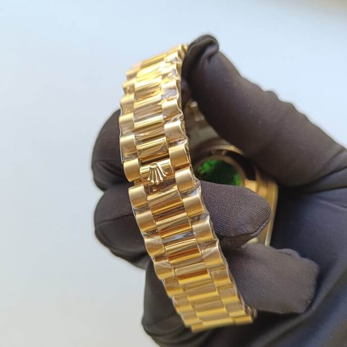 Rolex DayDate Gold Green Roman Dial 41MM President Fluted Bezel Men's Watch - Image 5