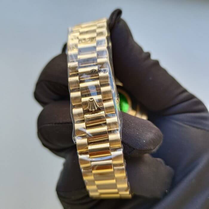 Rolex Day-Date 41mm Replica, Fluted Bezel, Jubilee Bracelet - Image 4