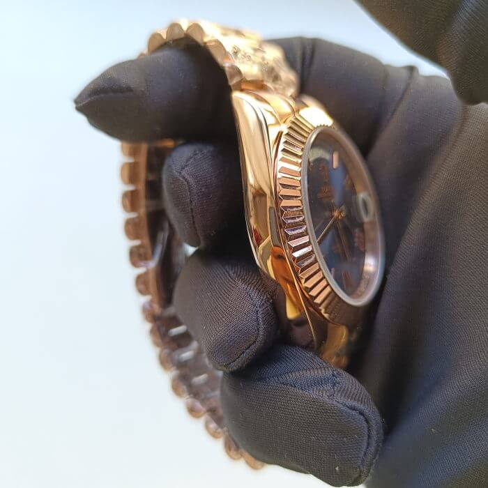 Rolex DayDate Rose Gold 41MM President Fluted Bezel Blue Roman Dial Men’s Watch - Image 2