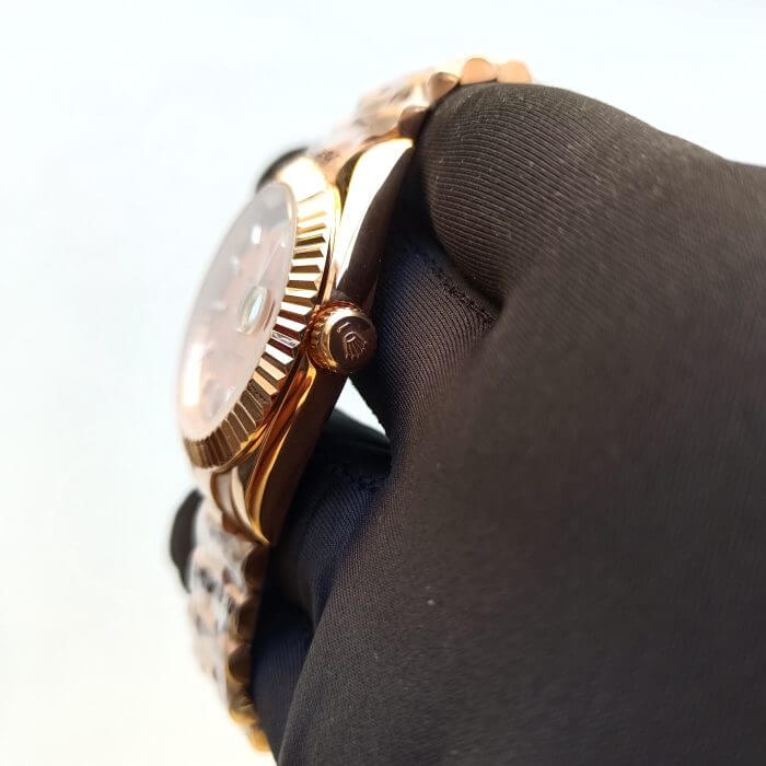 Replica Rolex Day-Date 40: Rose Gold, Presidential Bracelet - Image 4
