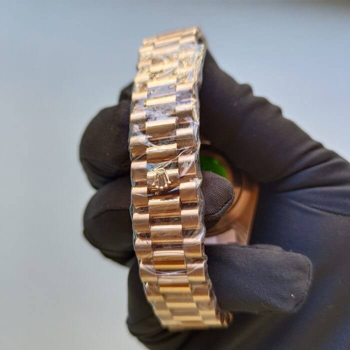 Rolex Day-Date Rose Gold Green Dial 40MM President Fluted Bezel Watch - Image 5