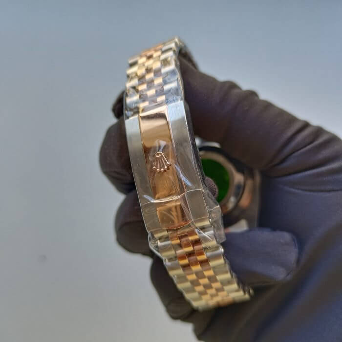 Rolex Datejust 41 Gold with White Dial Replica Watch - Image 4