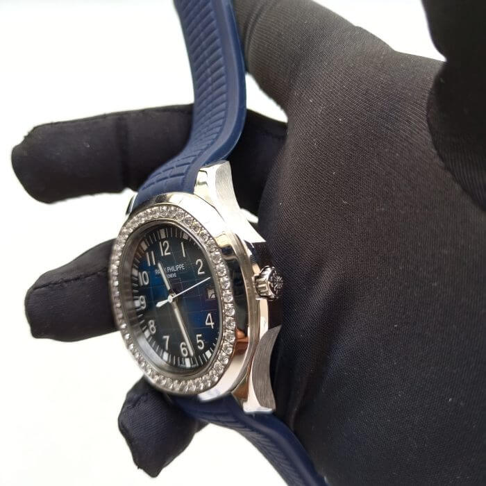 Patek Philippe Diamond Aquanaut Blue Dial Men's Blue Rubber Watch 5168G-001 Wrist Watch - Image 3