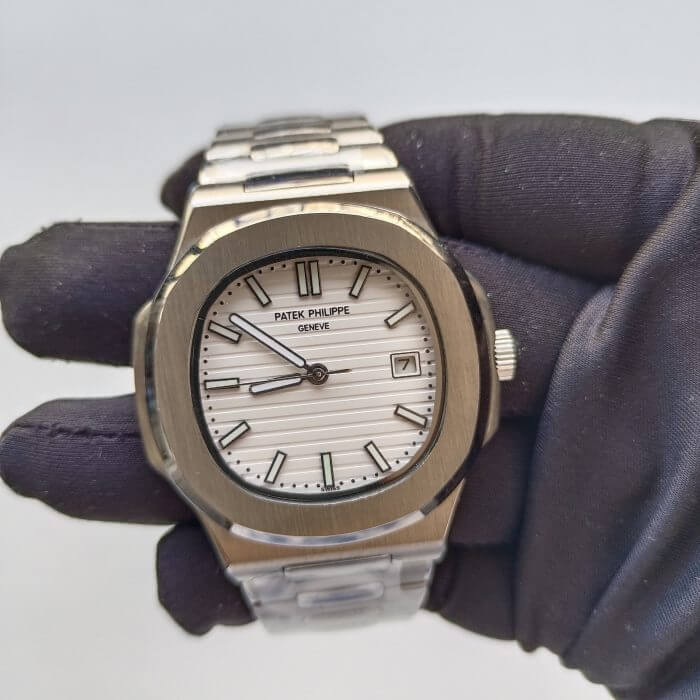 Patek Philippe Nautilus White Dial 40mm Men's Watch 5711 - Image 2