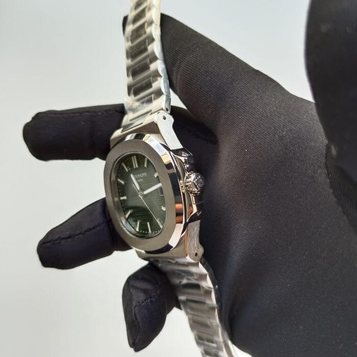 Patek Philippe Nautilus Stainless Steel 40mm Men’s 5711/1A-014 Olive Green Watch - Image 3