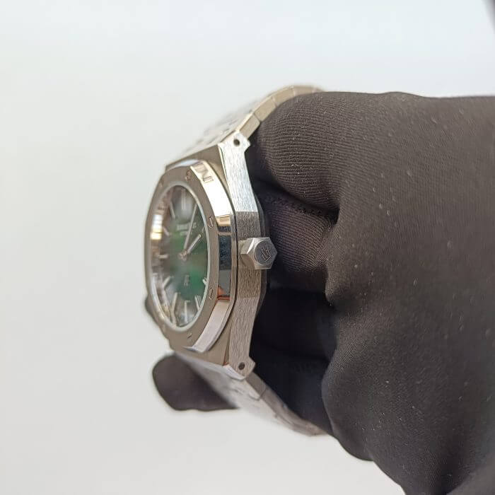Audermars Piguet Royal Oak Offshore 42MM Green Dial Men's Watch - Image 4
