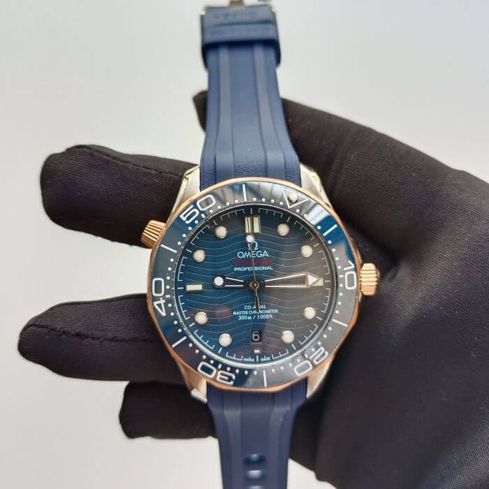 Omega seamaster blue rubber strap 300M Co‑Axial Master Chronometer 42 Mm Automatic Men’s Watch
