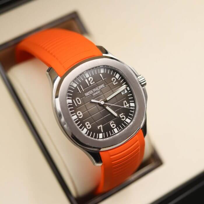 Patek Philippe Aquanaut 40MM Black Embossed Date Stainless Steel with Rubber Strap - Image 8
