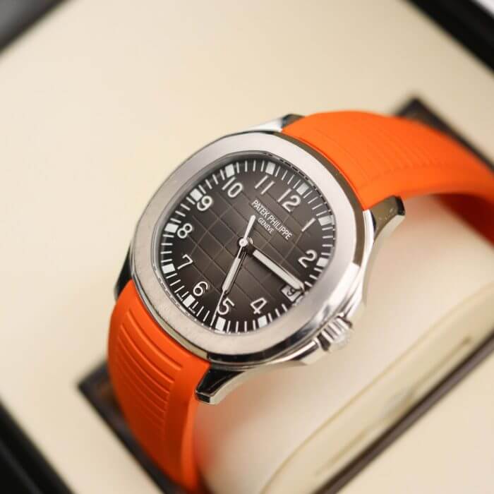 Patek Philippe Aquanaut 40MM Black Embossed Date Stainless Steel with Rubber Strap - Image 7